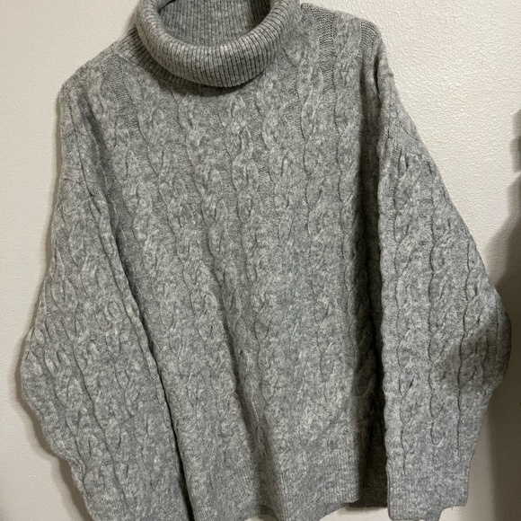 H&M Cable Knit Sweater - Picture 2 of 7